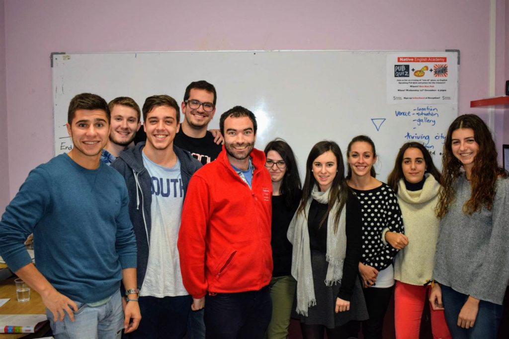 Curso preparación Cambridge Advanced CAE foto de un grupo