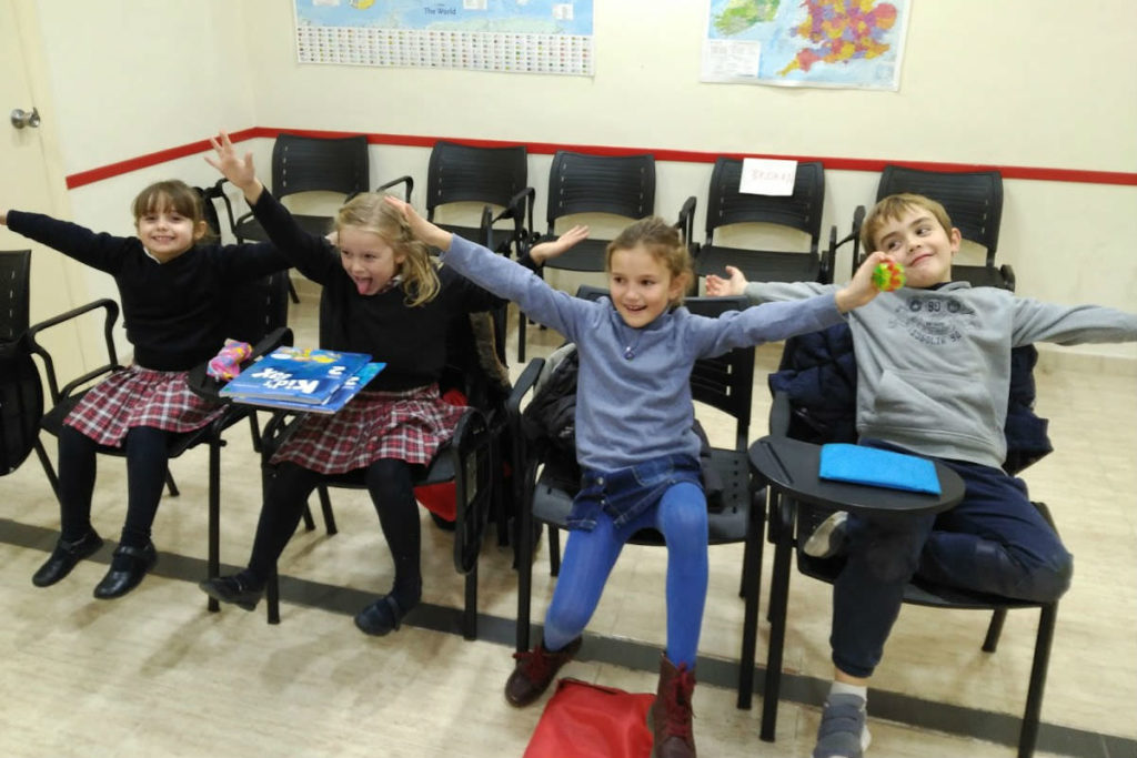 clases de inglés para niños de 7 a 8 años foto